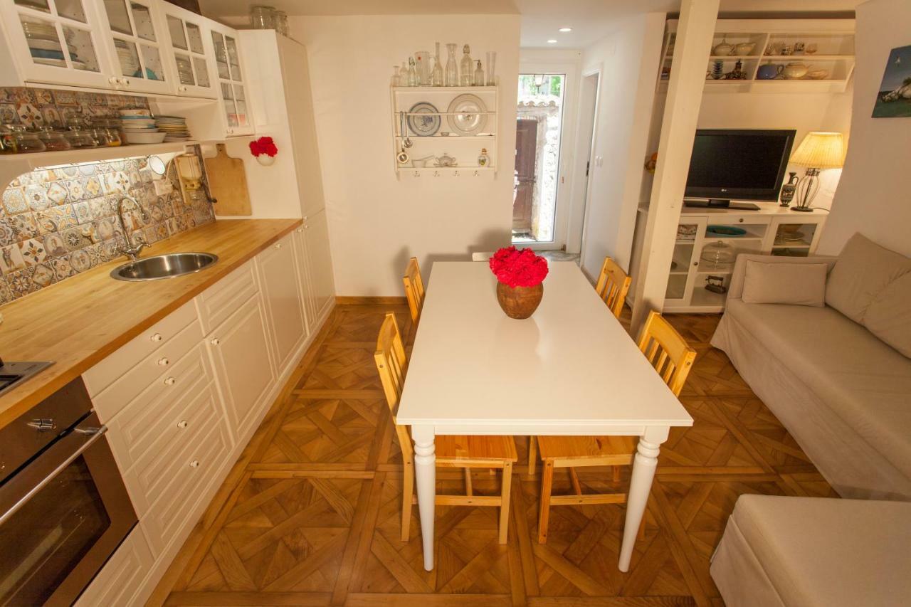 Barbarossa House Apartment Cres Bagian luar foto