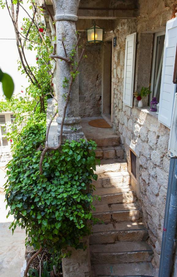 Barbarossa House Apartment Cres Bagian luar foto