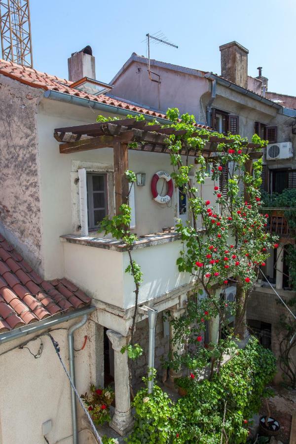 Barbarossa House Apartment Cres Bagian luar foto